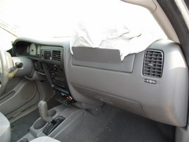 2004 Toyota Tacoma SR5 White Xtra Cab 2.7L AT 2WD #Z21562